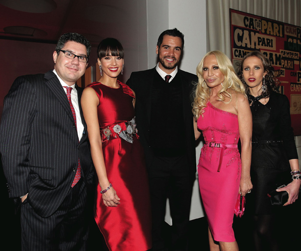 Bob Kunze-Concewitz, Jessica Alba, Cash Warren, Donatella Versace and Allegra Beck at the Campari Club, 2009 Campari Calendar launch at La Permanente   Photograph by: Venturelli/WireImage 